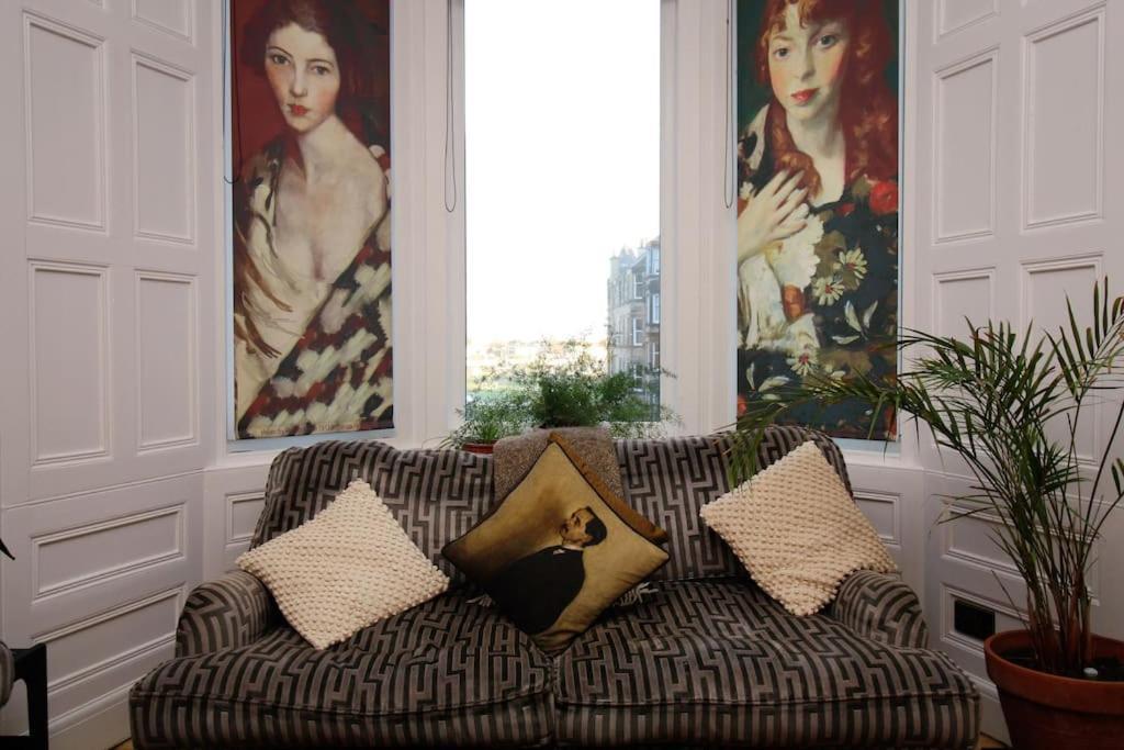 Holyrood Park: Lush & Arty 2 Double Bed Flat Apartamento Edimburgo Exterior foto