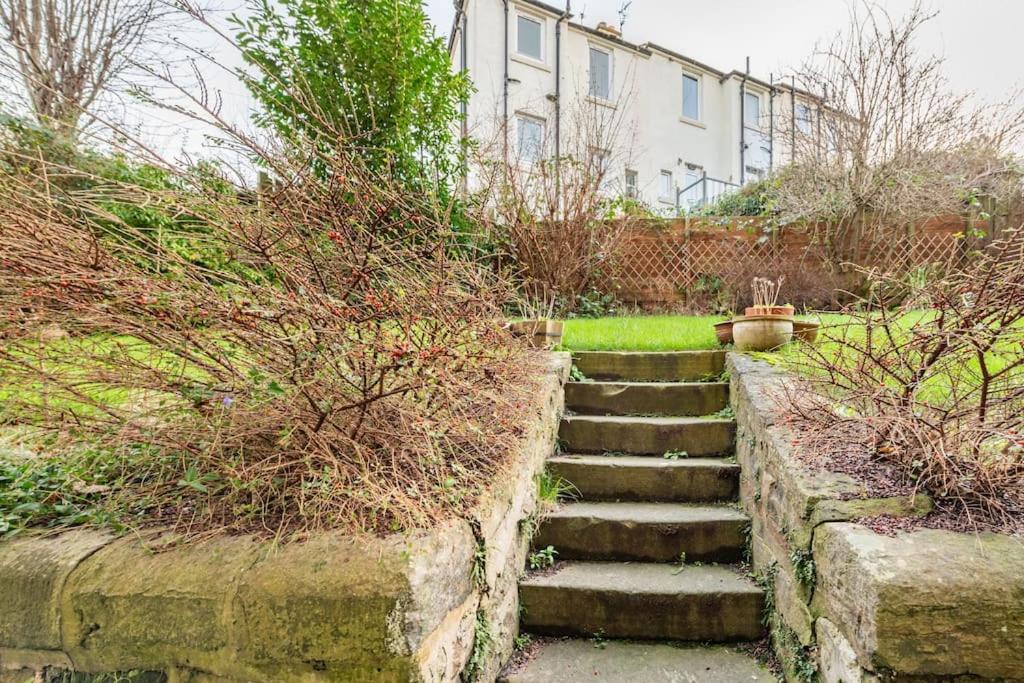 Holyrood Park: Lush & Arty 2 Double Bed Flat Apartamento Edimburgo Exterior foto