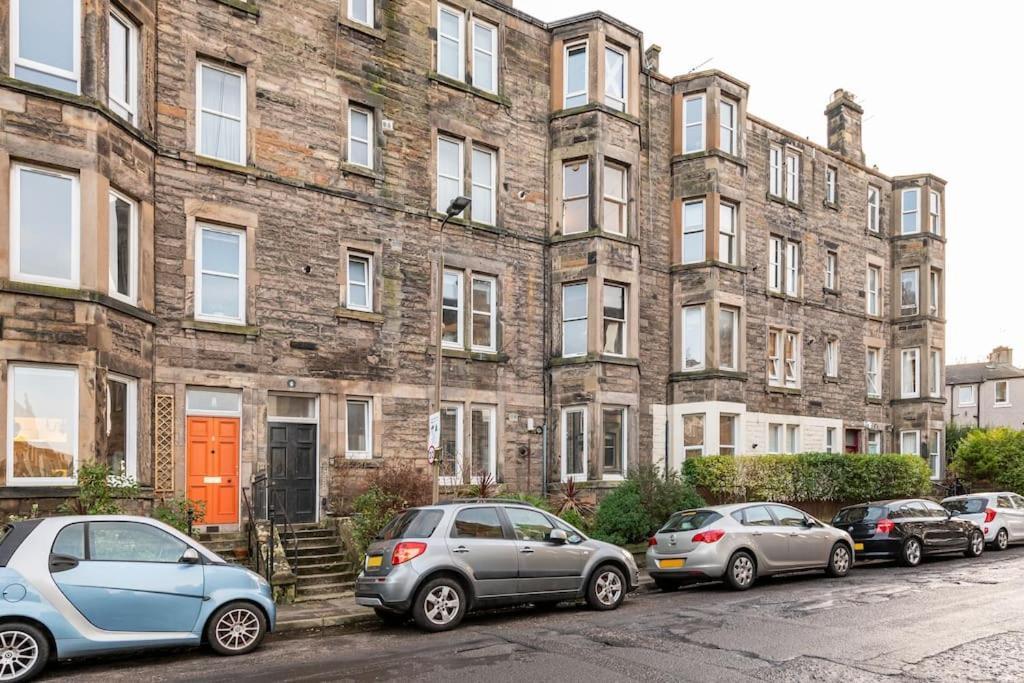 Holyrood Park: Lush & Arty 2 Double Bed Flat Apartamento Edimburgo Exterior foto