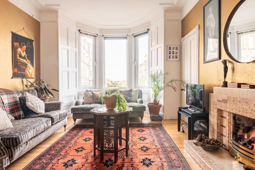 Holyrood Park: Lush & Arty 2 Double Bed Flat Apartamento Edimburgo Exterior foto