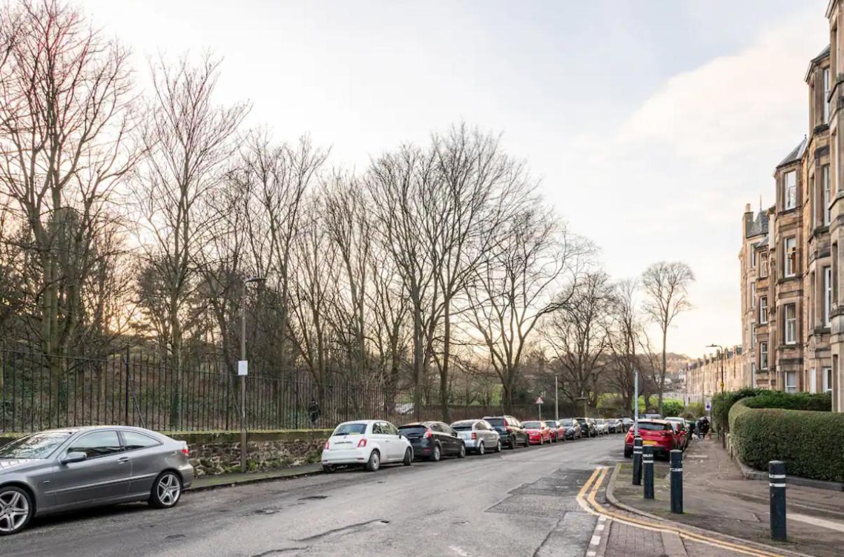 Holyrood Park: Lush & Arty 2 Double Bed Flat Apartamento Edimburgo Exterior foto