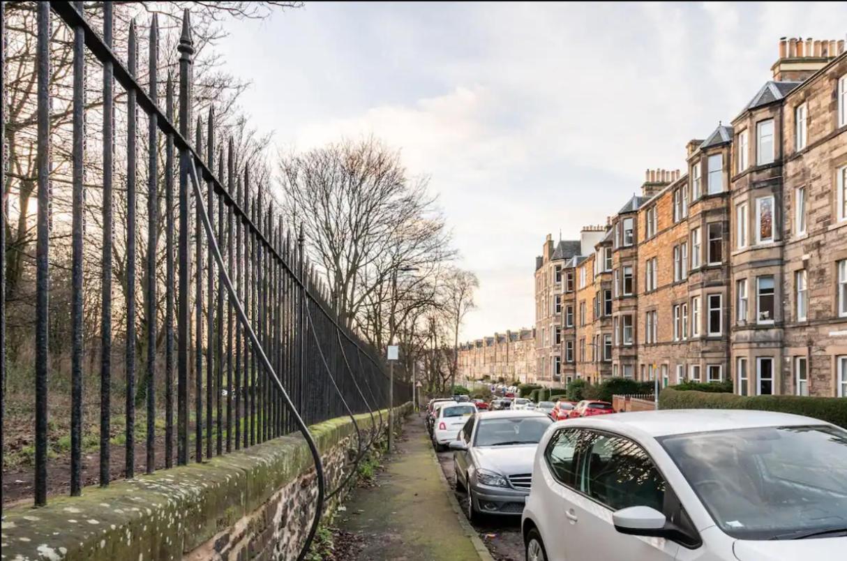 Holyrood Park: Lush & Arty 2 Double Bed Flat Apartamento Edimburgo Exterior foto